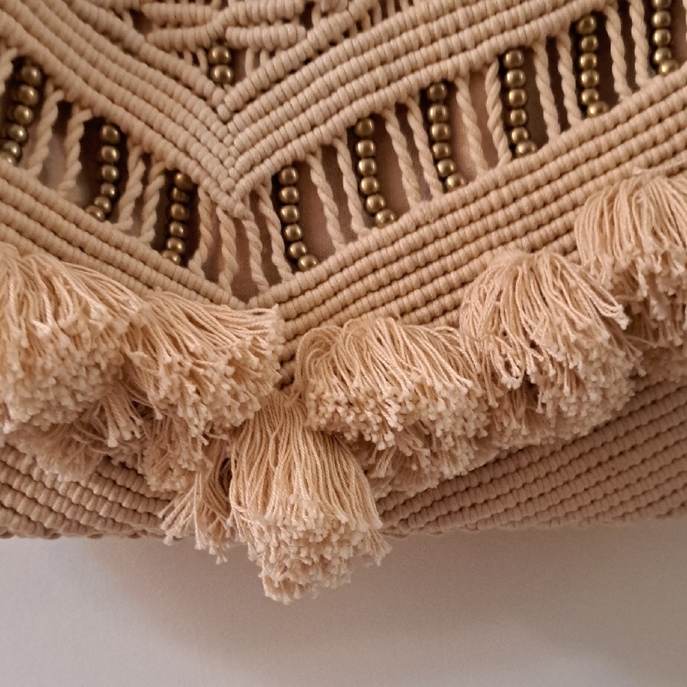 Cleobella Swoon Large Peachy Cream  Macrame Tote W/ Beads  & Tassels  Excellent - Picture 3 of 11
